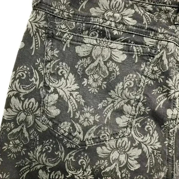 Free People Skinny Jeans Black & Grey Floral  Sz 27 - Picture 16 of 16